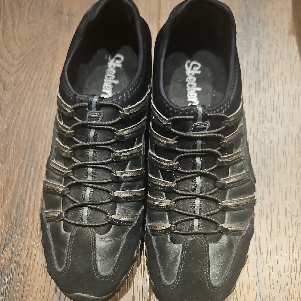 Skechers Women's Black and Tan Sneakers